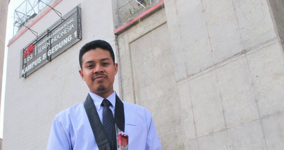 Eky Masbuchin, Akhiri Sejarah di UISI sebagai Wisudawan Lulusan Terbaik