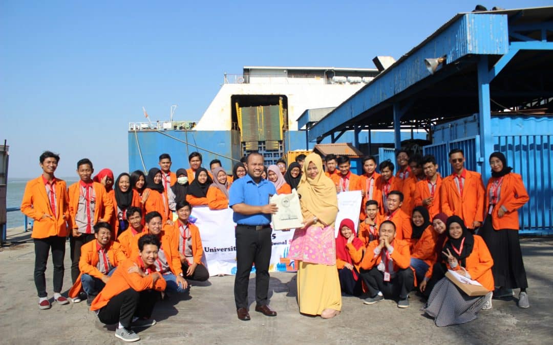Kuliah Lapangan, Mahasiswa Manajemen Rekayasa Pelajari Pengetahuan Kapal dan Terminal Pelabuhan